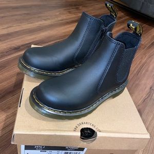 ALMOST NEW YOUTH SIZE 13 DOC MARTEN CHELSEA BOOT